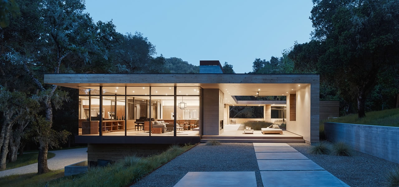 Contemporary Architecture among Old Oaks in Carmel Valley