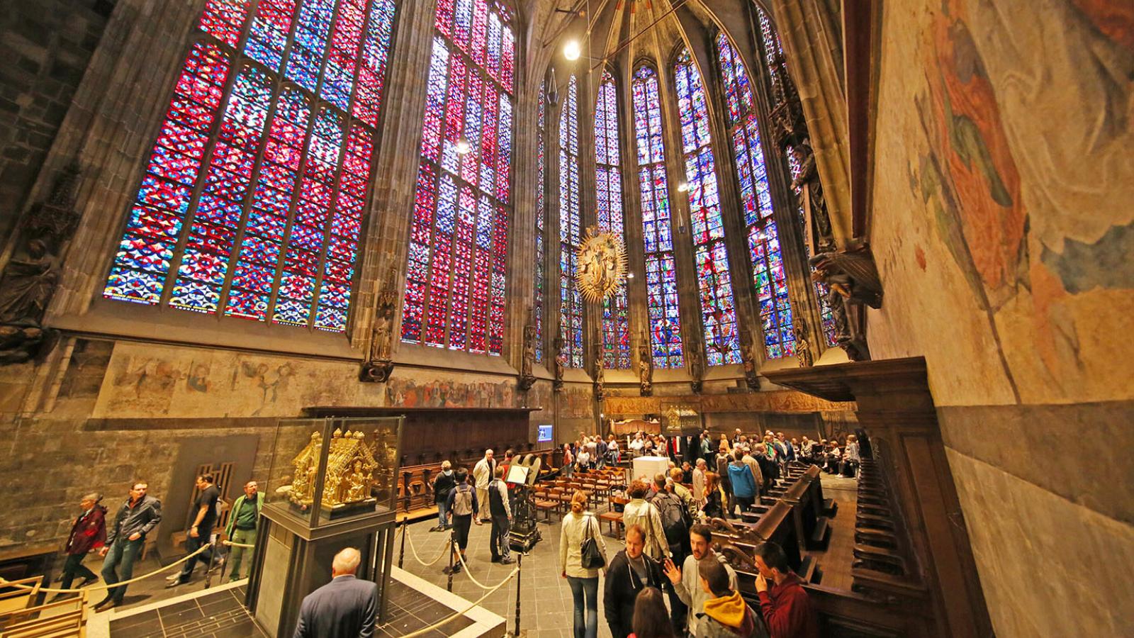 Virtual 3D flight of the Aachen Cathedral
