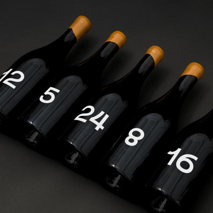 Packaging Design: Minimalist Wine Bottle Design