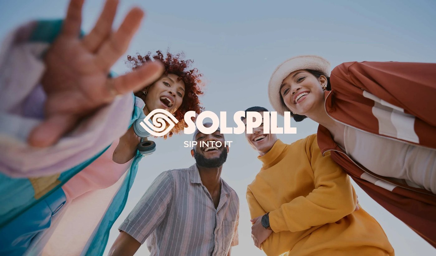 Diseño de empaque de bebidas Solspill Detalles de marca de hidratación premium por Holman Design