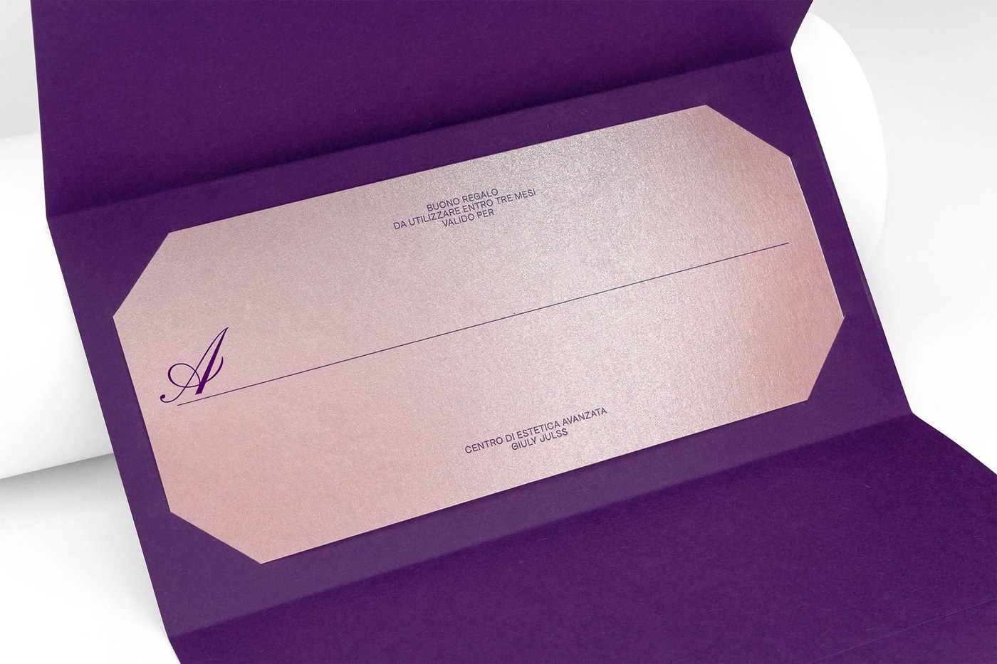 Toma de fondo de Giuly Julss: diseño de exhibición diseñado por Federico Agnelli