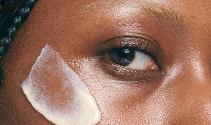 Detalles de la botella de embalaje de belleza incluidos.
