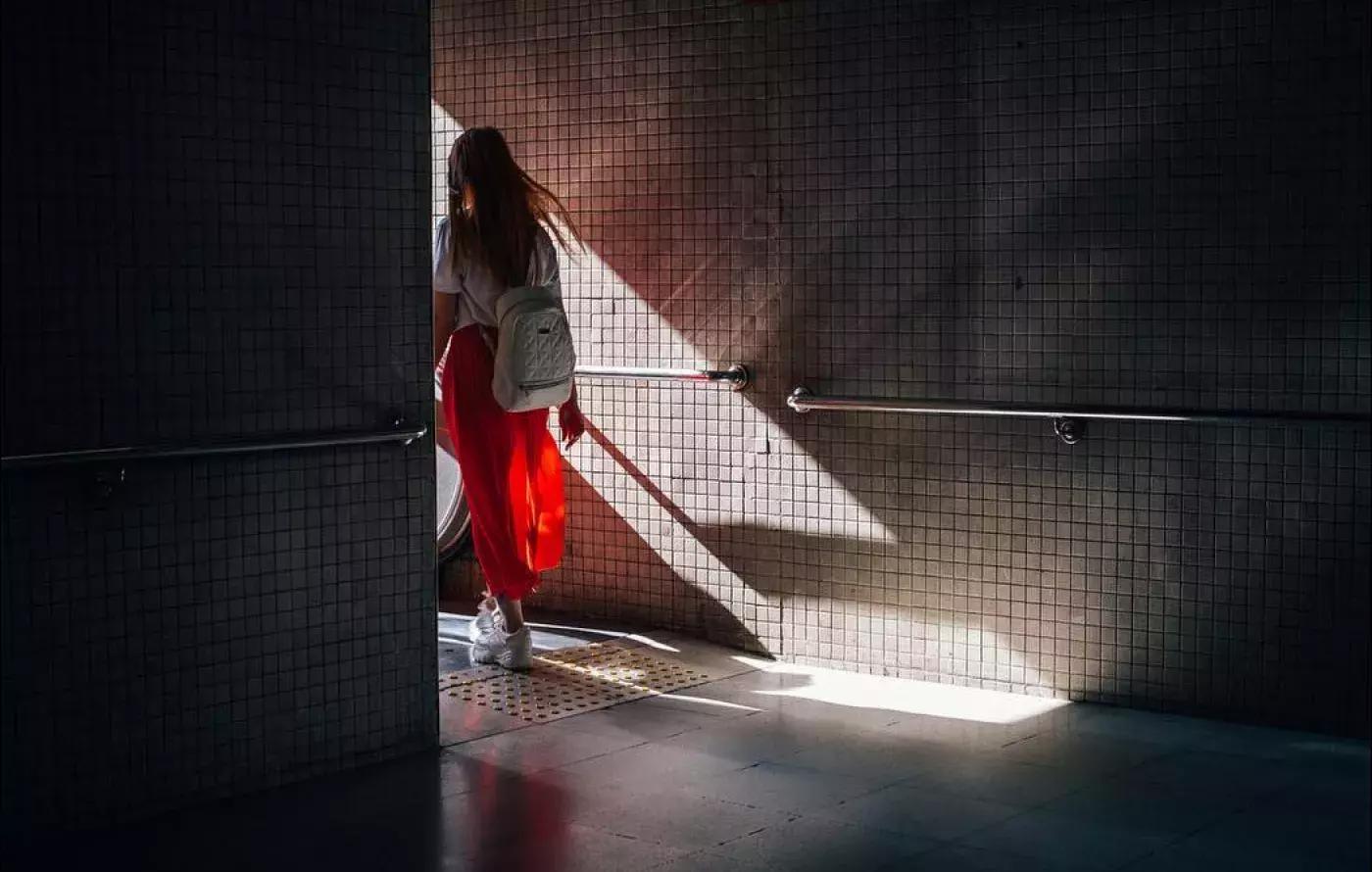In pursuit of silhouettes, lights, shadows with Mustafa Hacalaki - Photography