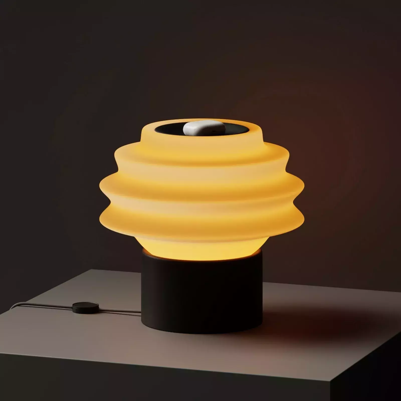 Drop - table lamp inspired by the ripple effect