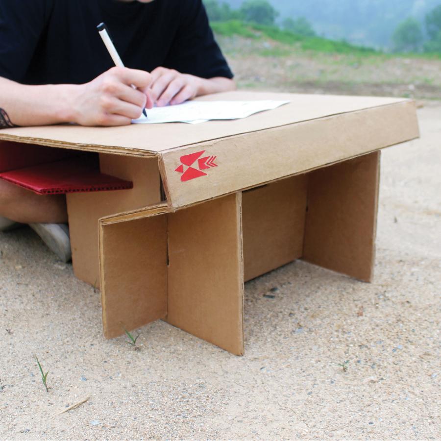 Industrial Design: Foldable Desk made of Cardboard Paper