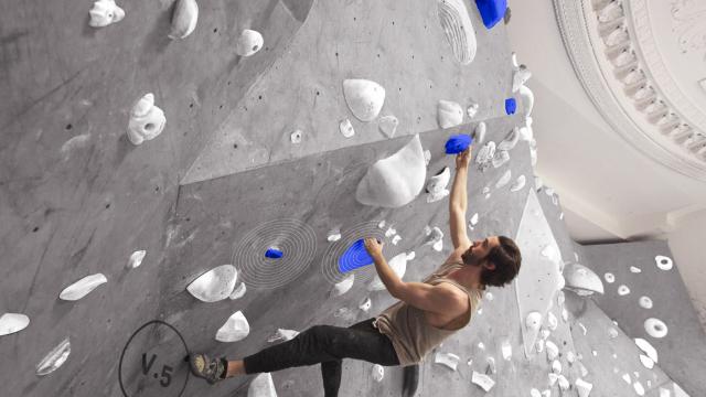 Bouldering with an Augmented Reality