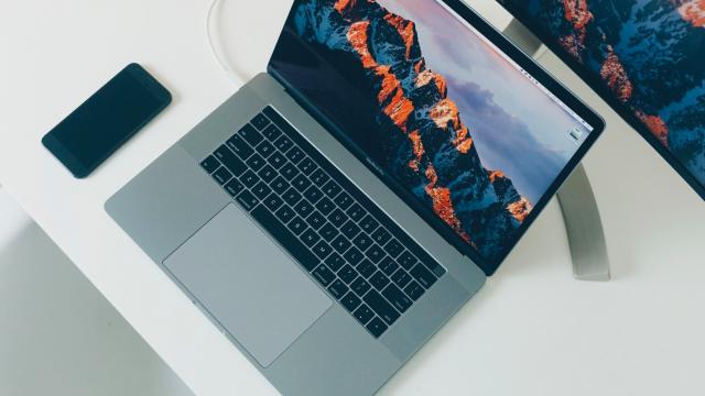 MacBook Pro Review - Love and Hate with the Touch Bar